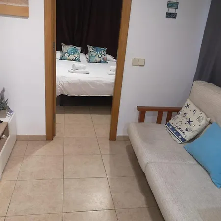 Piso A Pie De Calle En Pleno Corazon De Y 2 Minutos Andando Del Mar Apartment *